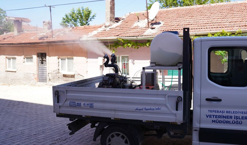 Tepebaşı’da sivrisinek ve zararlı haşerelere karşı ilaçlama çalışmaları sürüyor