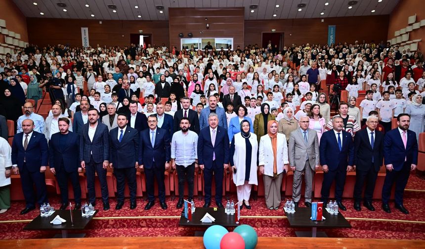 TÜGVA Eskişehir yaz okulu tanıtıldı: Dönmez’den gençlere “Dijital Bağımlılık” uyarısı