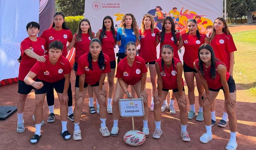 Eskişehir'in ragbi sultanları namağlup şampiyon
