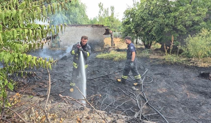 Eskişehir'de sigara izmariti bahçede yangına sebep oldu