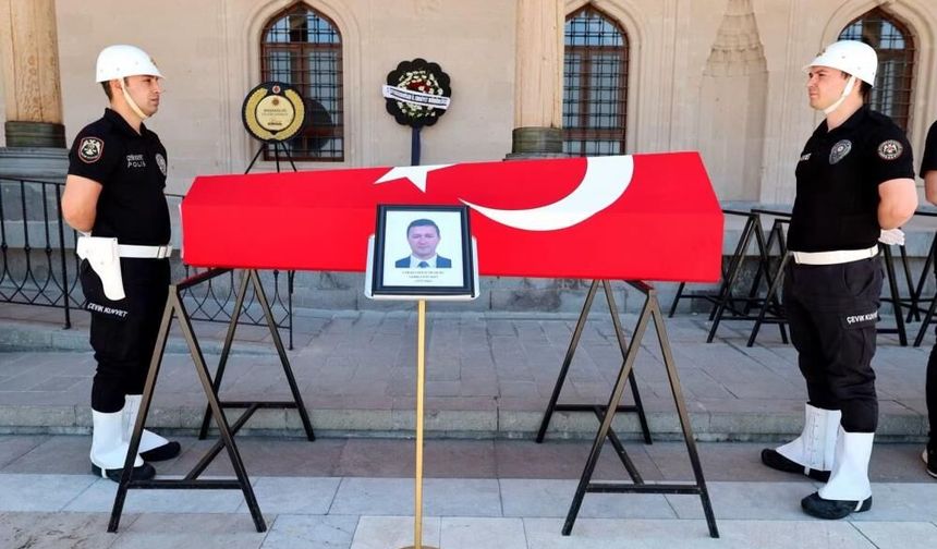 Kanser savaşını kaybeden polis memuru Eskişehir'de toprağa verilecek