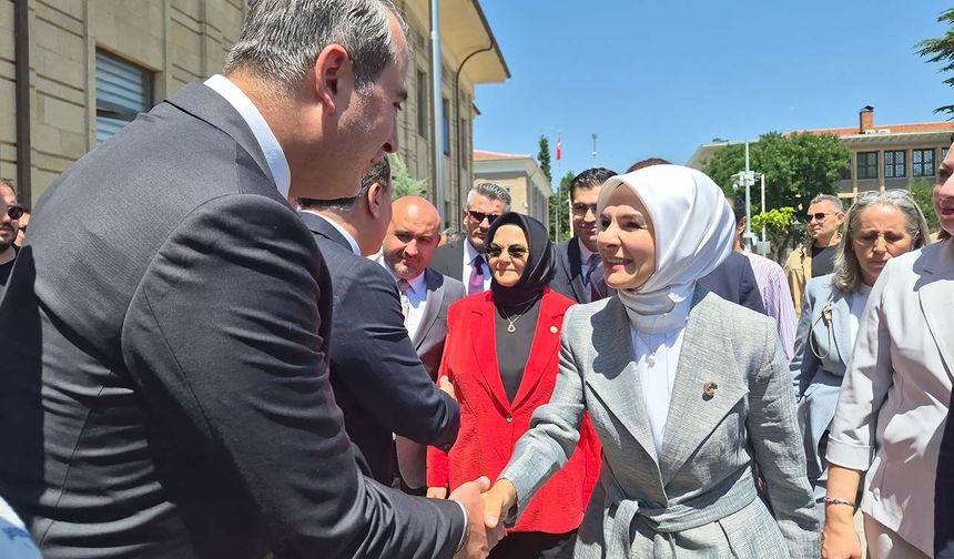 Aile ve Sosyal Hizmetler Bakanı Göktaş'tan Eskişehir Valiliği'ne ziyaret