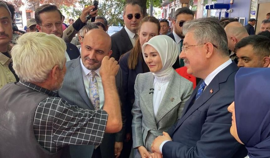 Bakan Göktaş, Eskişehir'de çarşı esnafını ziyaret etti