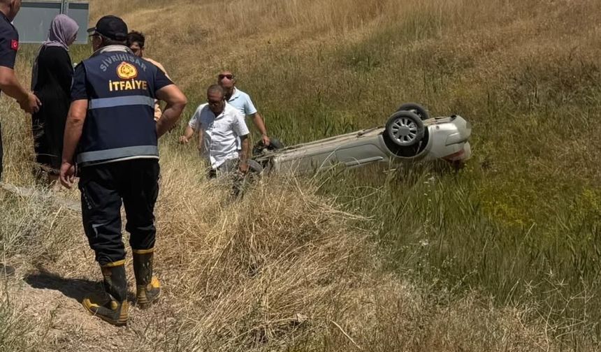 Konya-Eskişehir yolunda otomobil şarampole uçtu: 2 yaralı
