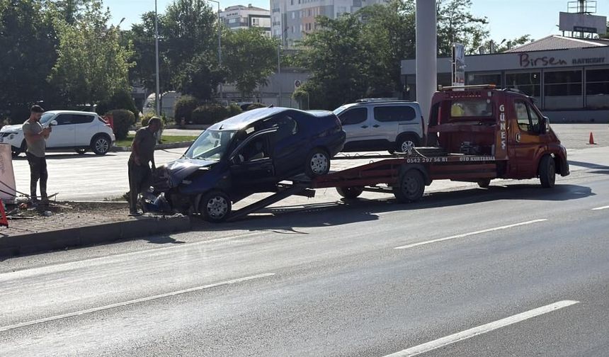 Eskişehir'de hatalı manevra kaza getirdi: 1 yaralı