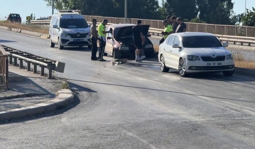 Eskişehir'de refüje çıkan otomobil yolu kayganlaştırdı, sürücüler zor anlar yaşadı