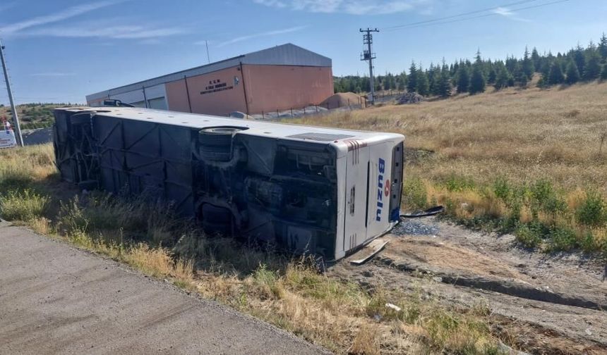 Eskişehir'de yolcu otobüsü devrildi: 24 yaralı