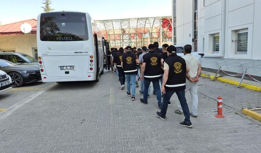 Eskişehir'de 1 polis memuru ve 6 kişinin yaralandığı olayla ilgili 5 şüpheli tutuklandı