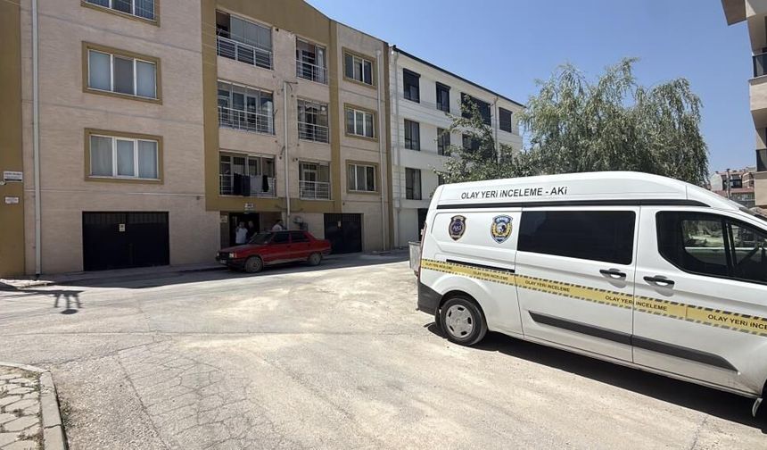 Eskişehir'de camdan düşen 3 yaşındaki kız hayatını kaybetti