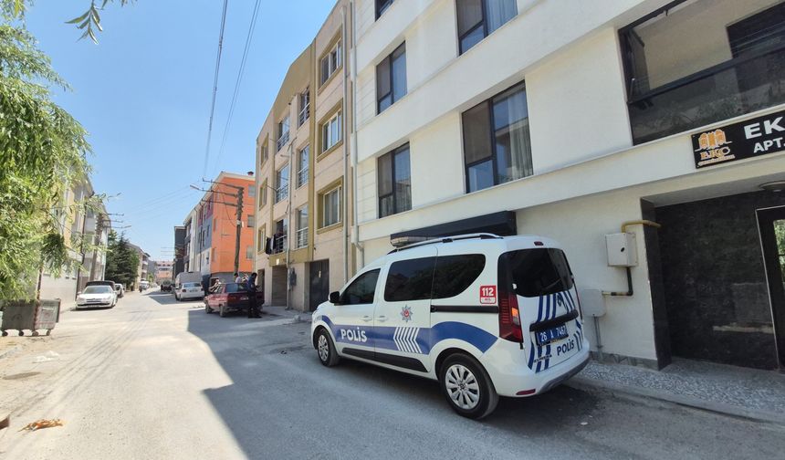 Eskişehir'de 9 metre yükseklikten düşen 3 yaşındaki çocuk ağır yaralandı