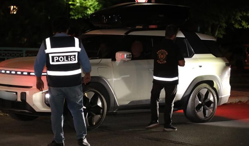 Eskişehir’de gece denetimi: 348 kişi ve 127 araç kontrolden geçirildi
