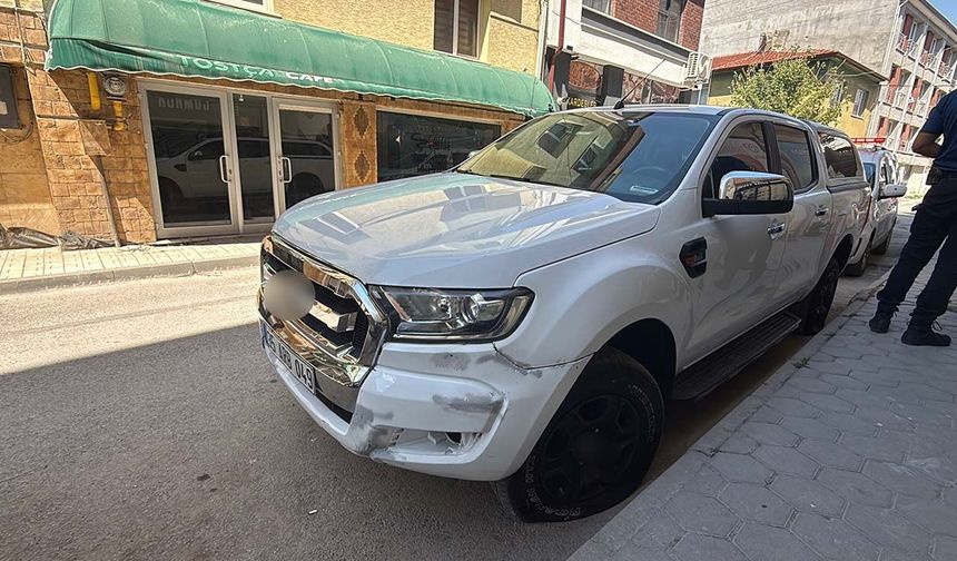 Eskişehir'de kıskançlık krizi iddiası: Duvara sürttüğü aracın bu kez lastiklerini kesti!