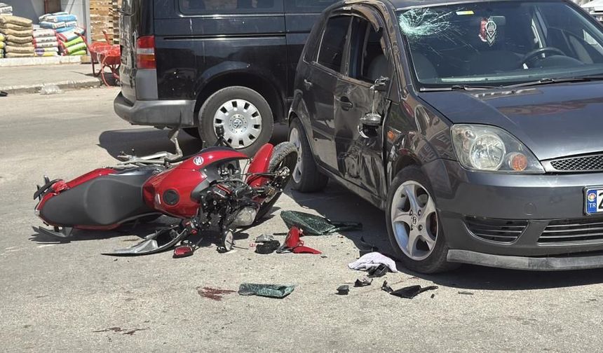 Eskişehir manevra yapan otomobille motosiklet çarpıştı: 18 yaşındaki sürücü yaralandı