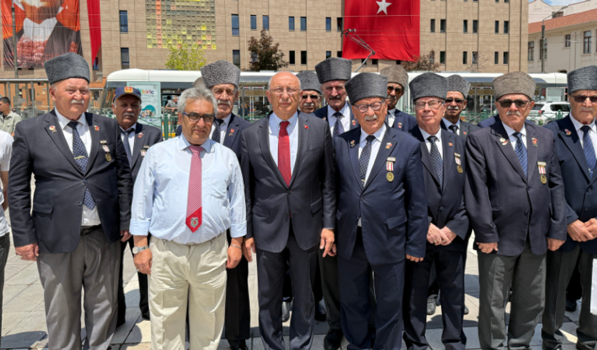 Çakırözer: "Şehit aileleri ve gazilerin talepleri kanun teklifinde yine yer almadı"