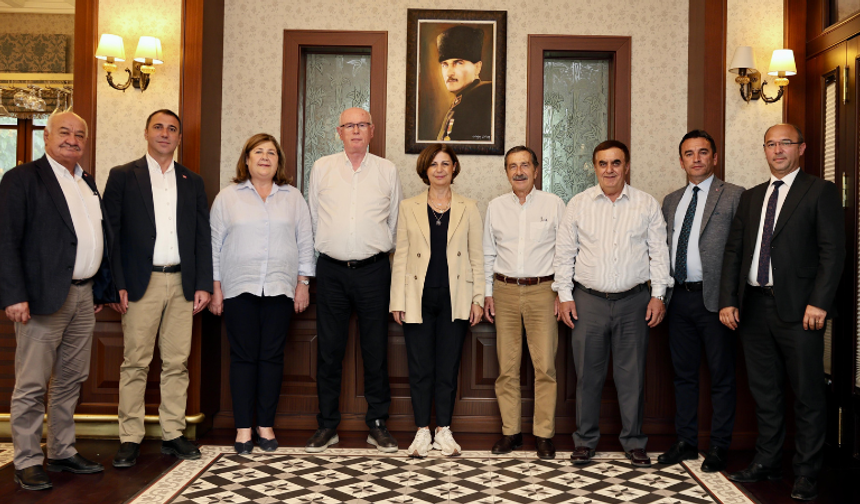 Eskişehir’de CHP'li belediye başkanları toplandı: “Şimdilik bekleme sürecindeyiz”