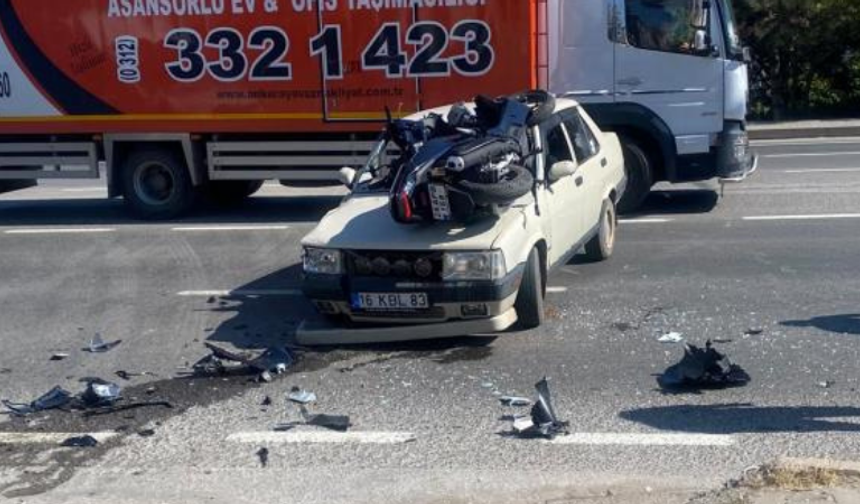 Eskişehir’de otomobil ile motosiklet çarpıştı: 3 yaralı