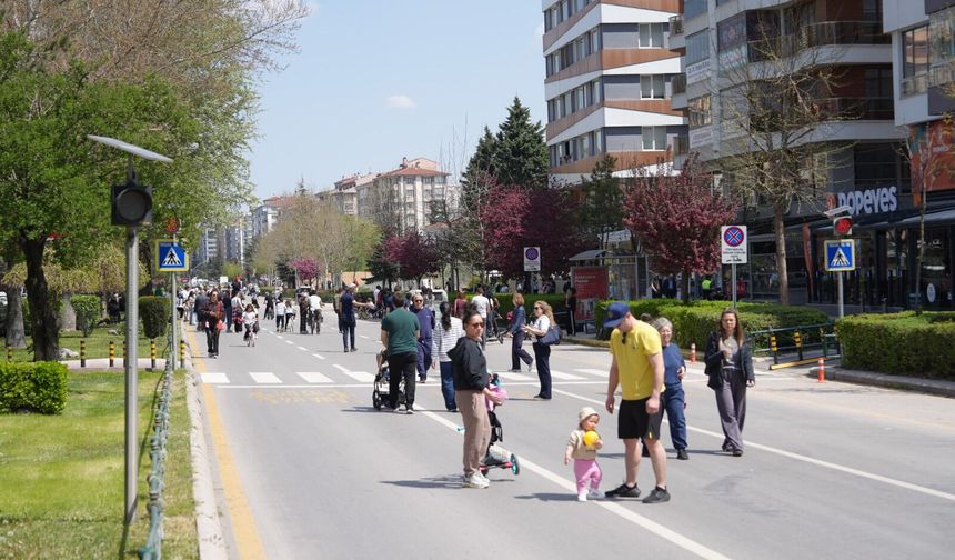 Eskişehir'de 'Arabasız Pazar' devam ediyor: O güzergah trafiğe kapanacak