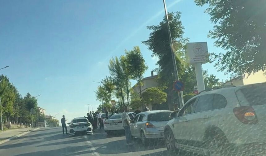 Eskişehir’de düğün konvoyu ambulasların çıkış yaptığı kapıyı kapattı