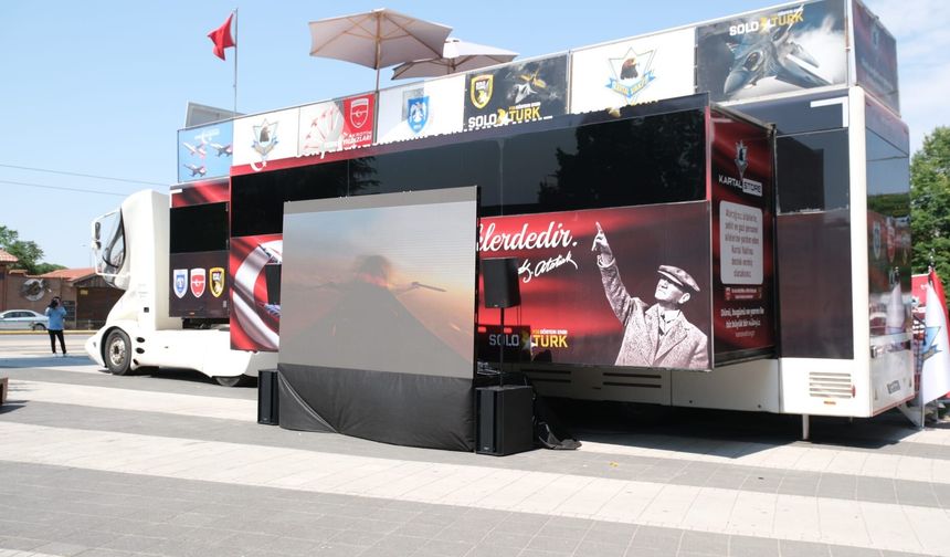 Gökyüzünün kahramanları için vefa buluşması: Kartal Store tırı Eskişehir'de