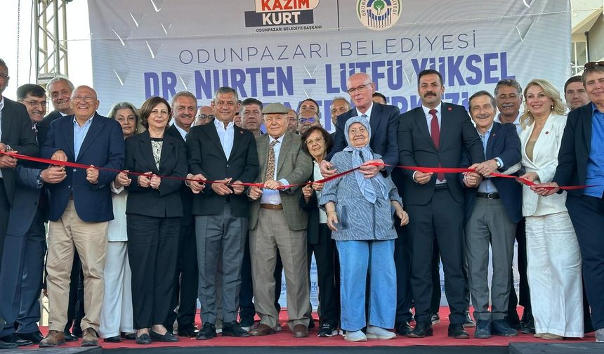 Odunpazarı Belediyesi Alzheimer merkezi Özgür Özel’in katılımıyla açıldı