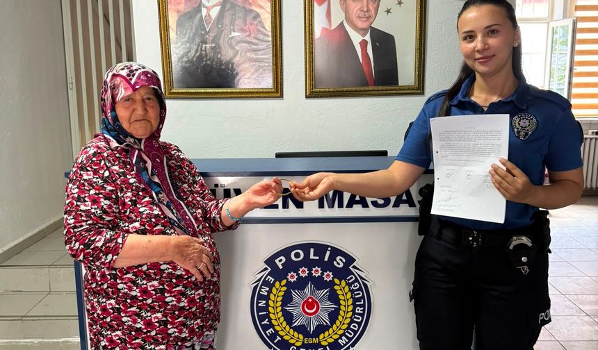 Eskişehir Emniyeti kayıp altını sahibine teslim etti