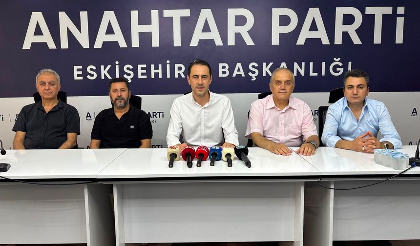 Anahtar Parti Eskişehir İl Başkanı Ölce: "Vatandaşın gündemi Haluk Levent değil"