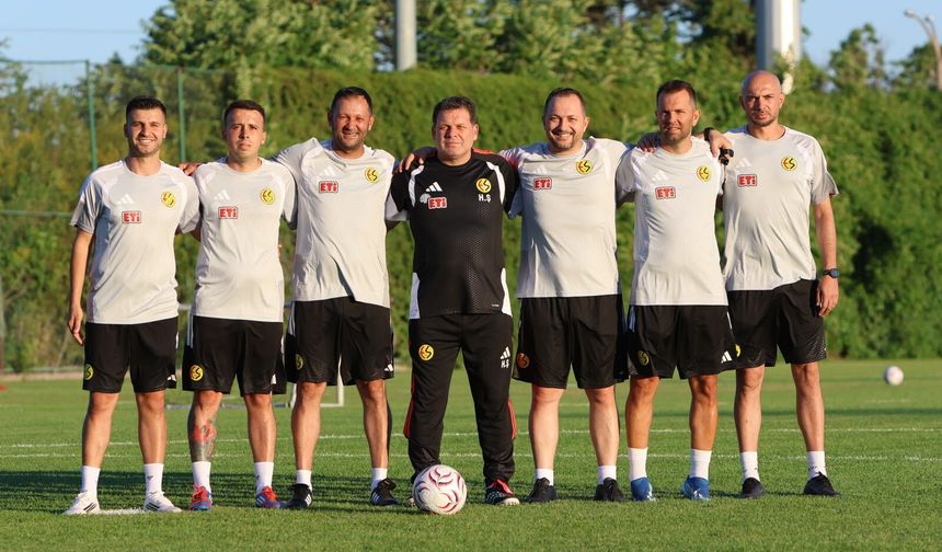 Eskişehirspor'da şampiyonluk hedefleyen teknik kadro belli oldu