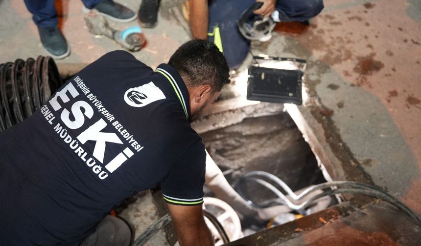 ESKİ'den gece operasyonu: Su hattındaki arıza giderildi