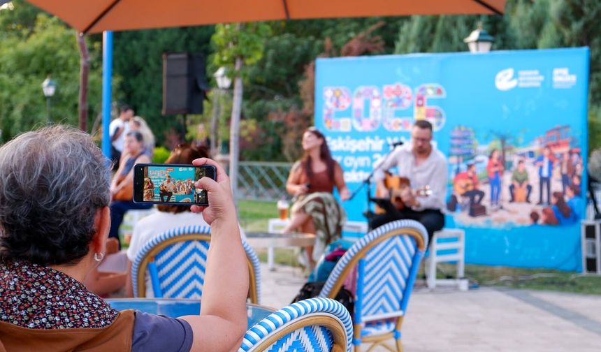 Eskişehir’de 26’sı müzikle geçti: Sokaklar şenlendi