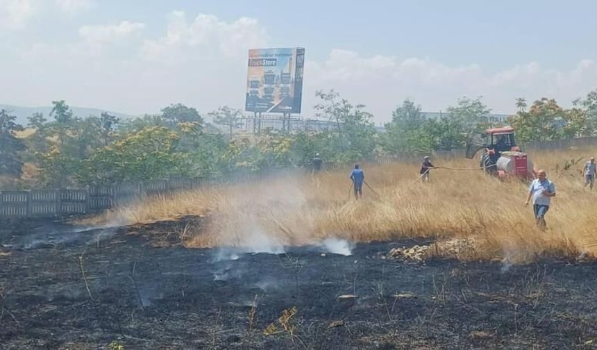 Eskişehir kara yolunda otluk alanda yangın