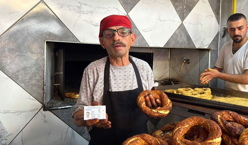 Eskişehir'de soyadıyla mesleği özdeşleşen simit ustası