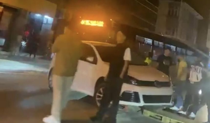 Eskişehir’de otomobil kontrolden çıktı: Mantar dubaların üzerinde askıda kaldı