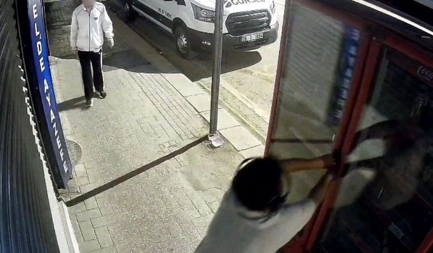 Eskişehir'de 2 çocuk kilitli meşrubat dolabını böyle zorladı