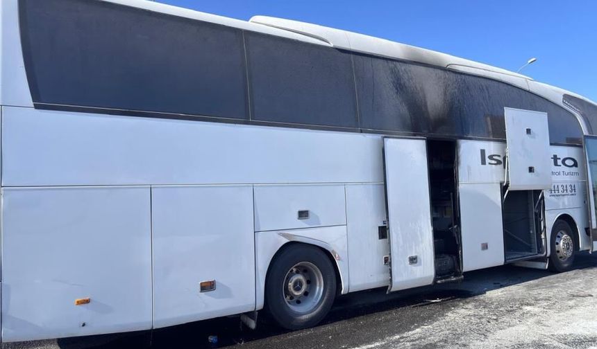 Eskişehir'de seyir halindeki yolcu otobüsünde yangın paniği: 27 yolcu tahliye edildi