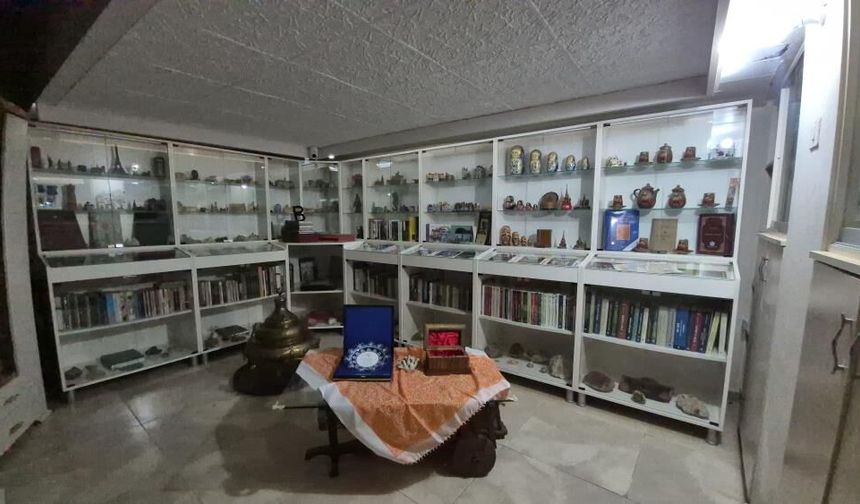 Eskişehir’de 50 yıllık eşsiz koleksiyon: 49 ülkeden eser topladı