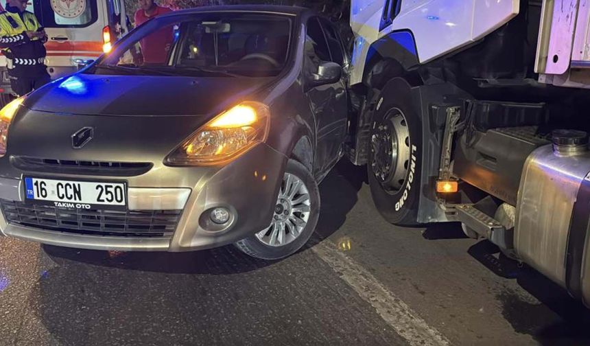 Eskişehir yolunda tır ile otomobil çarpıştı: Maddi hasarla atlatıldı