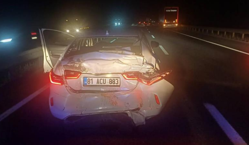 Eskişehir yolunda tır otomobile çarptı: 3 yaralı