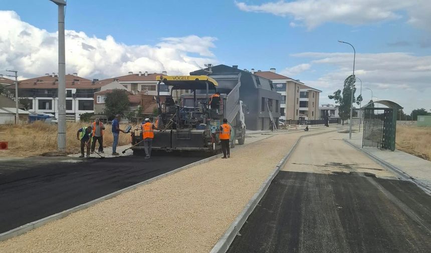 Tepebaşı Belediyesi’nden Zincirlikuyu’da yol ve kaldırım çalışması