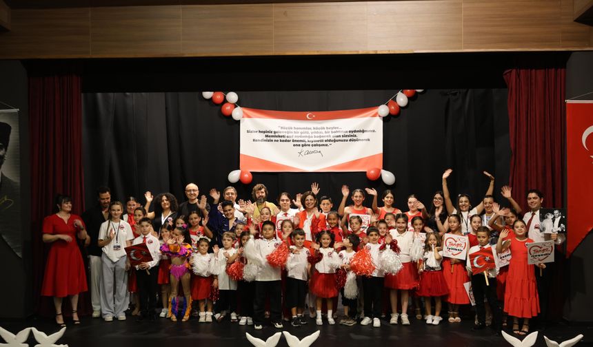Eskişehir’de çocuklar Zafer Bayramı’nı sanatla kutladı