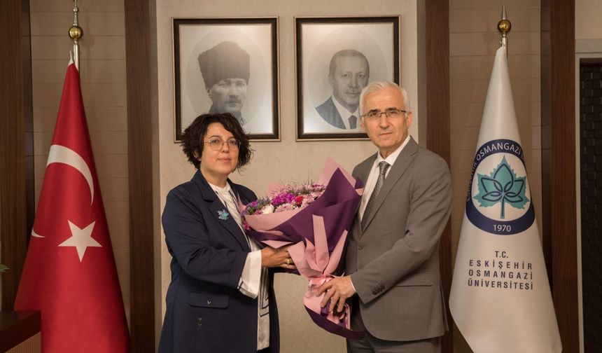 ESOGÜ’de rektörlük görevi Emine Gümüşsoy’a devredildi