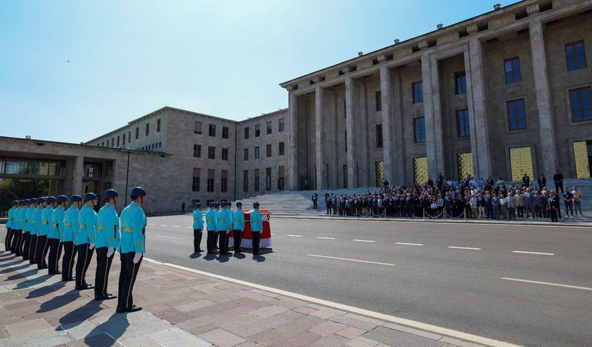 Eski Eskişehir Milletvekili Cevdet Selvi son yolculuğuna uğurlandı