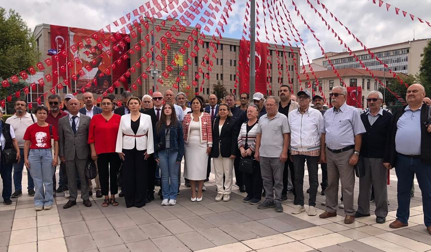 CHP Eskişehir’den 30 Ağustos’ta Atatürk Anıtı’na çelenk