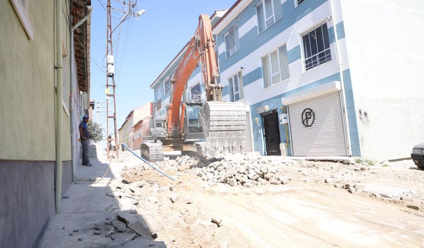 Odunpazarı’nda üstyapı atağı: 3 mahallede yollar yenileniyor