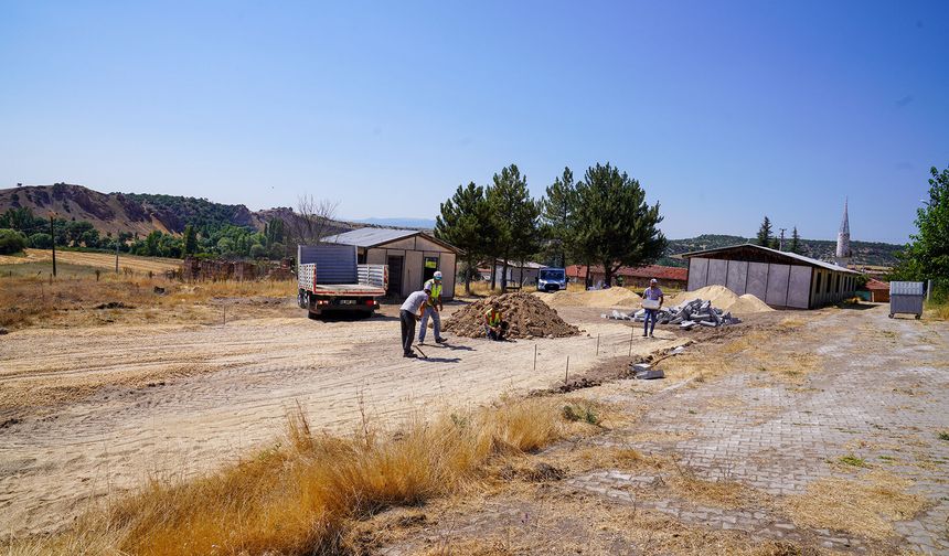 Eskişehir'de kırsal mahallelere yeni parklar yapılıyor