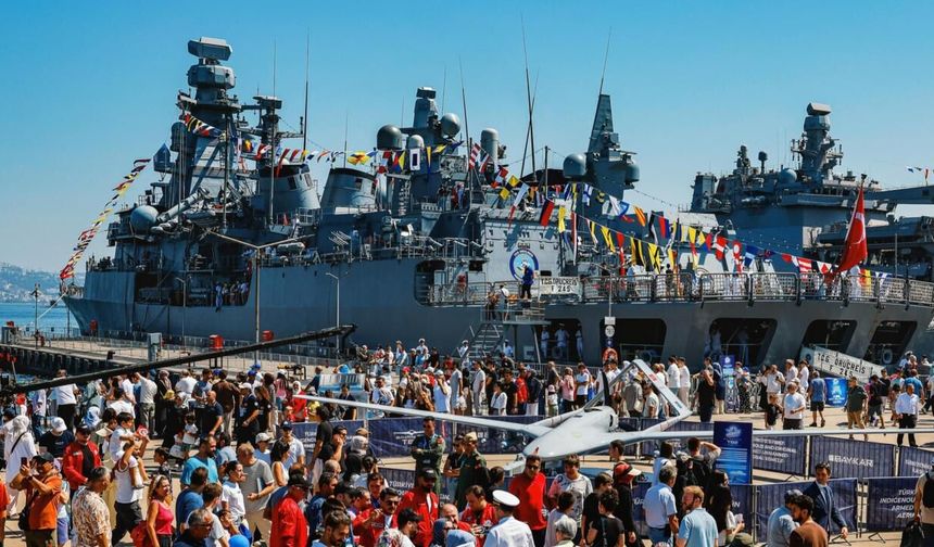 Mavi Vatan'ın gövde gösterisi: TEKNOFEST Gölcük'te rekor katılımla sürüyor