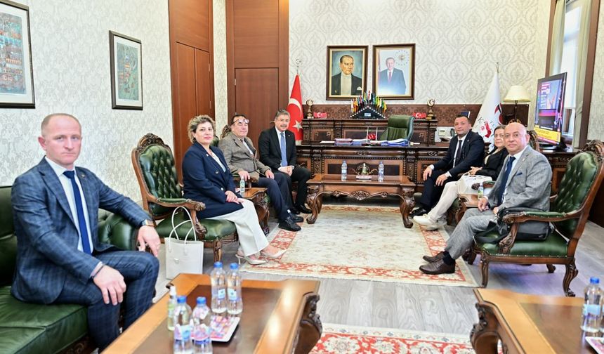 CHP Eskişehir yönetiminden Vali Yılmaz’a nezaket ziyareti