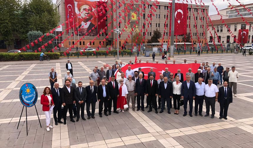 İYİ Parti Eskişehir’den 30 Ağustos’ta Atatürk Anıtı’na çelenk