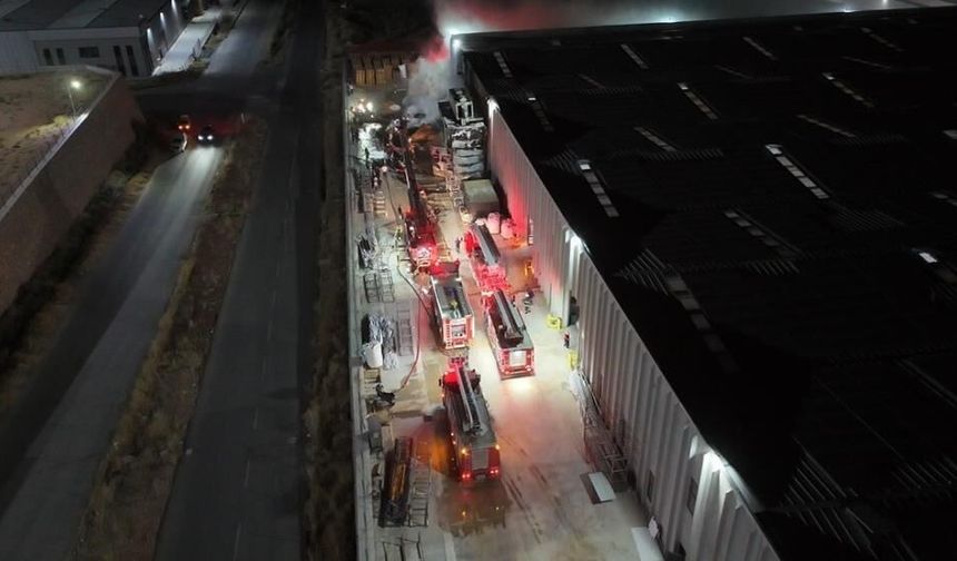 Eskişehir'de fabrika yangını söndürüldü