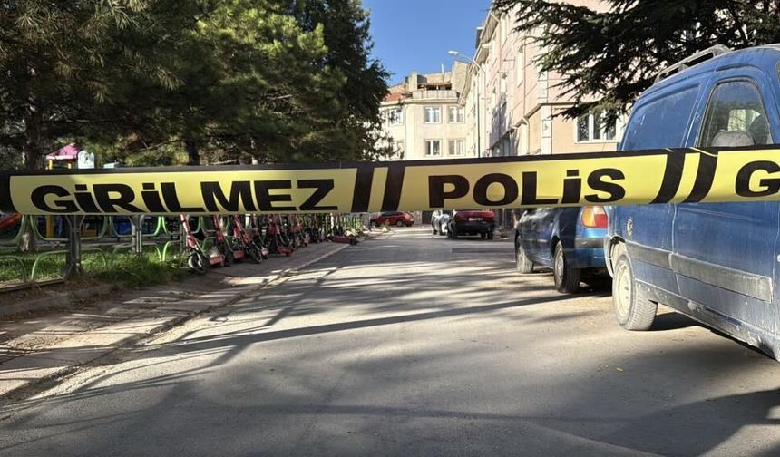 Eskişehir’de 'yan bakma' kavgası: 3 kişi yaralandı
