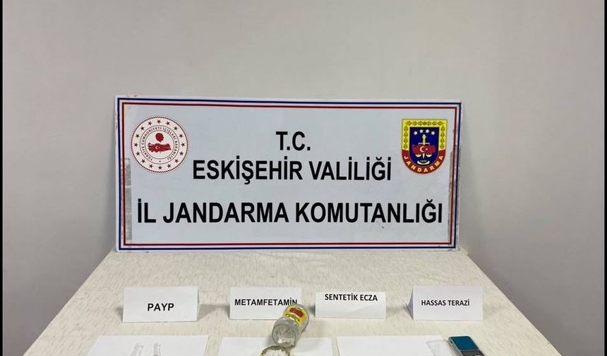 Eskişehir'de uyuşturucu ticareti yapan firari zanlı yakalandı